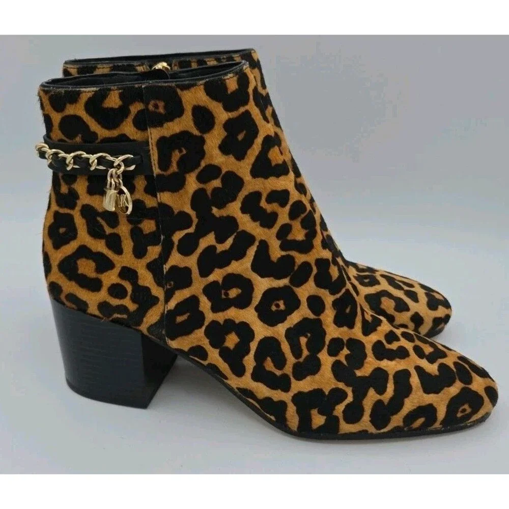 Michael Kors Elsa leopard print calf hair ankle boot gilded chain Size 8.5 EUC